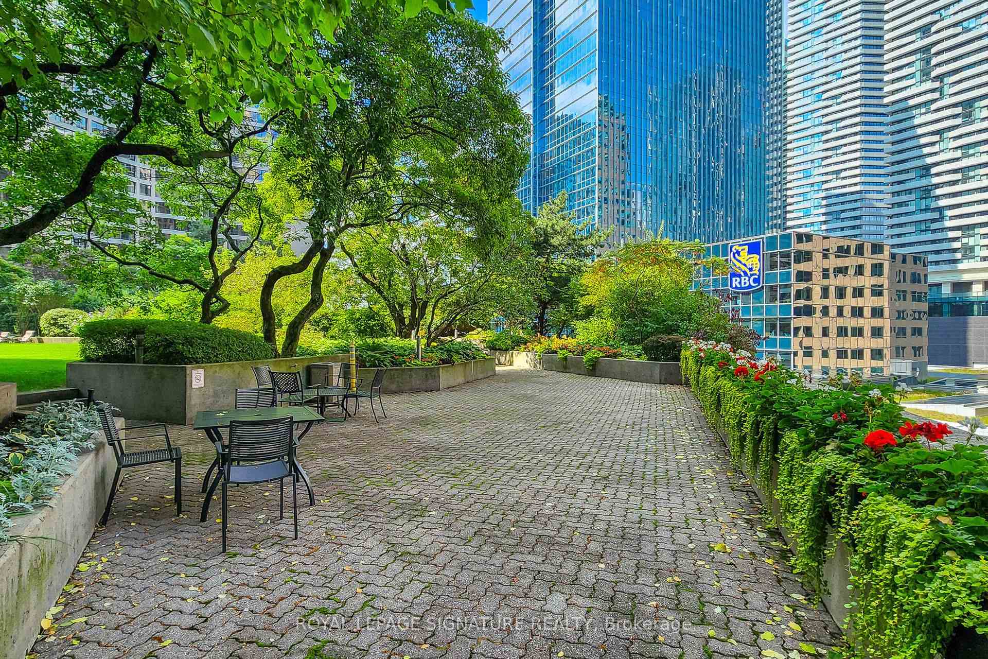 Photo 38 of Unit 1806, 33 Harbour Square, Toronto, Waterfront Communities — HOMEH