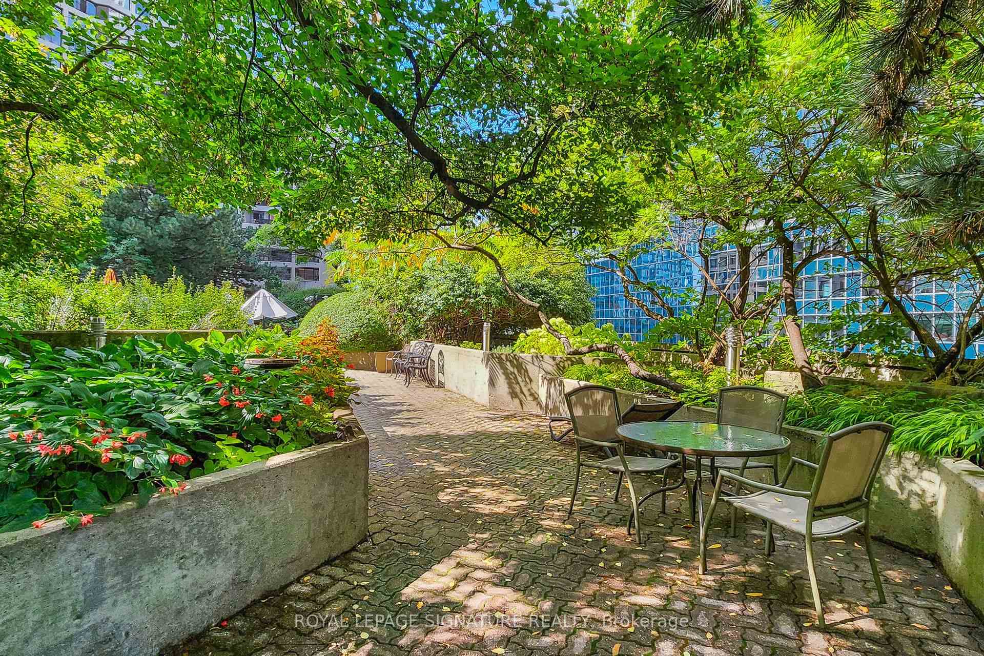 Photo 39 of Unit 1806, 33 Harbour Square, Toronto, Waterfront Communities — HOMEH