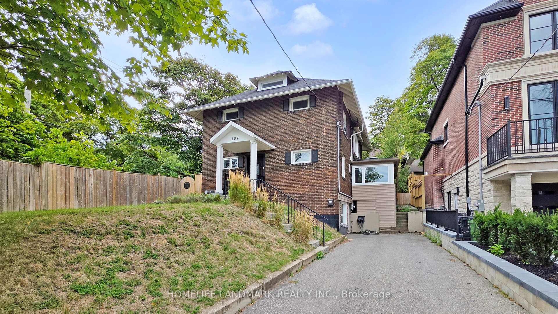 Photo 1 of 107 Lawrence Crescent, Toronto, Lawrence Park South — HOMEH