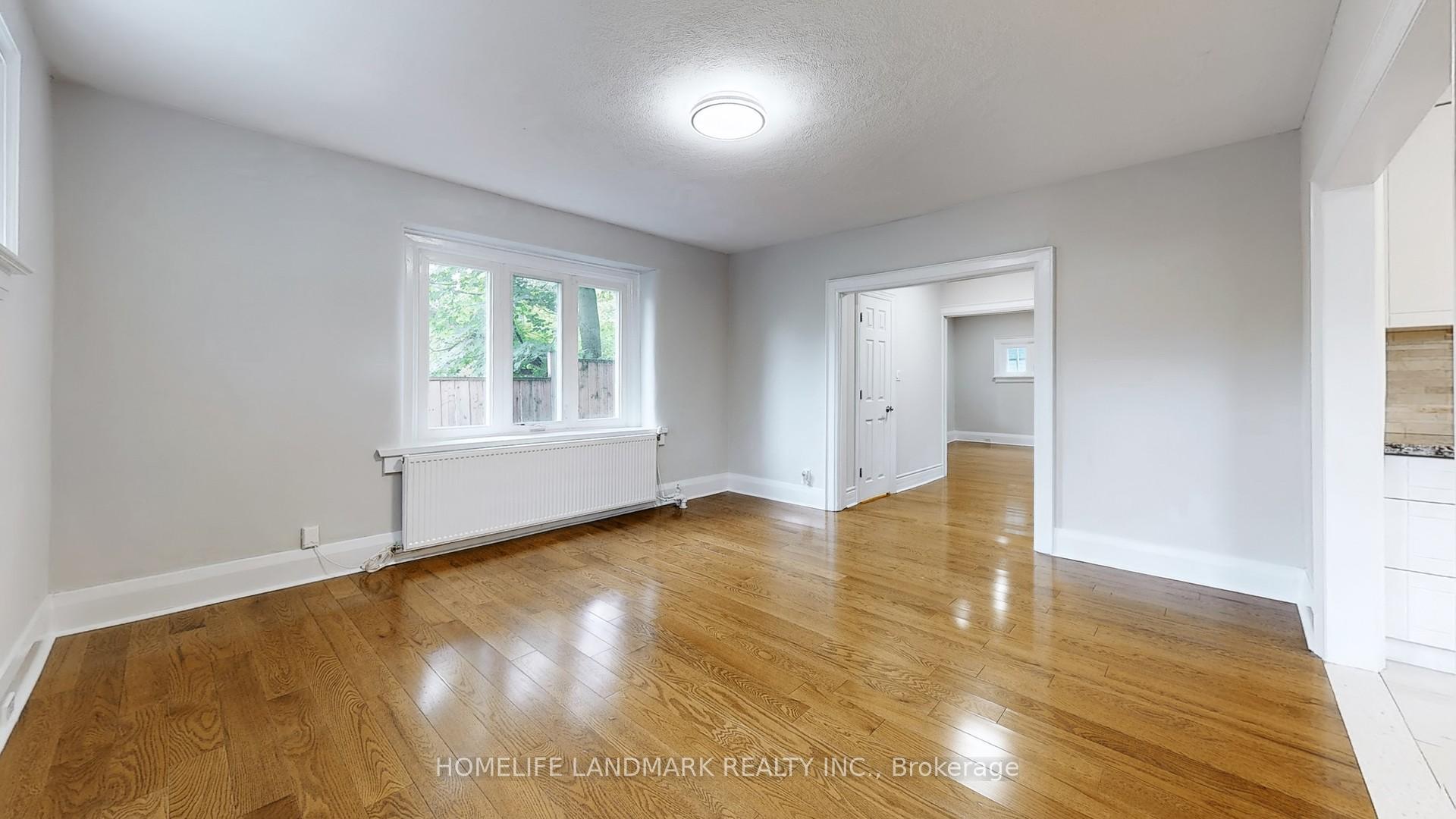 Photo 2 of 107 Lawrence Crescent, Toronto, Lawrence Park South — HOMEH