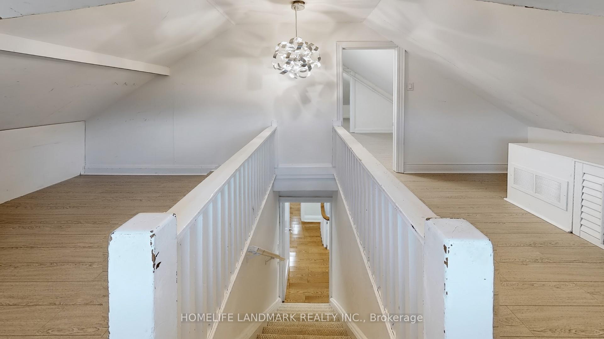 Photo 33 of 107 Lawrence Crescent, Toronto, Lawrence Park South — HOMEH