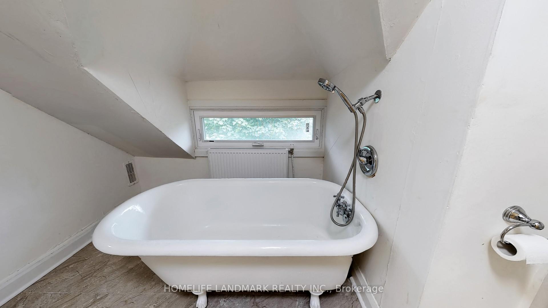 Photo 38 of 107 Lawrence Crescent, Toronto, Lawrence Park South — HOMEH