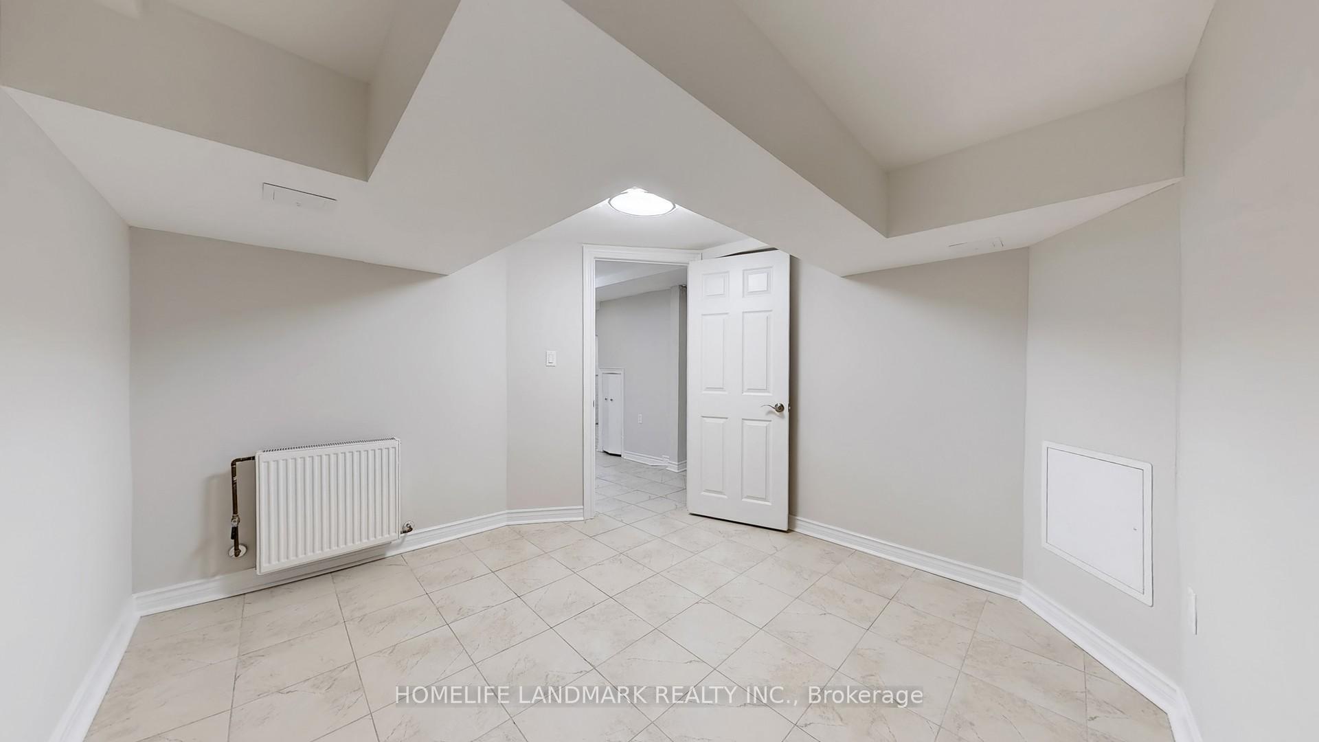 Photo 45 of 107 Lawrence Crescent, Toronto, Lawrence Park South — HOMEH