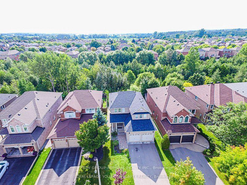Photo 9 of Unit Basement, 111 Deerwood Crescent, Richmond Hill, Oak Ridges — HOMEH