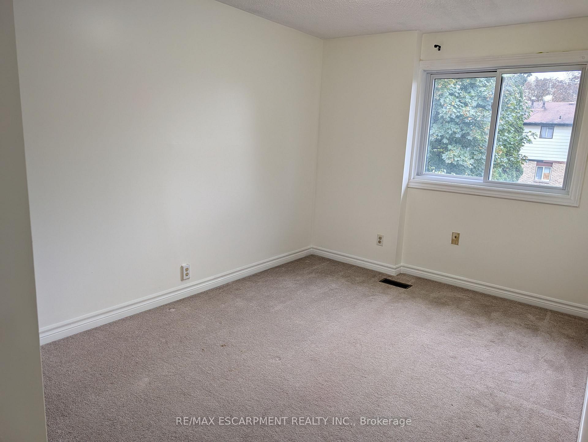 Photo 11 of Unit 70, 145 Rice Avenue, Hamilton, Fessenden — HOMEH