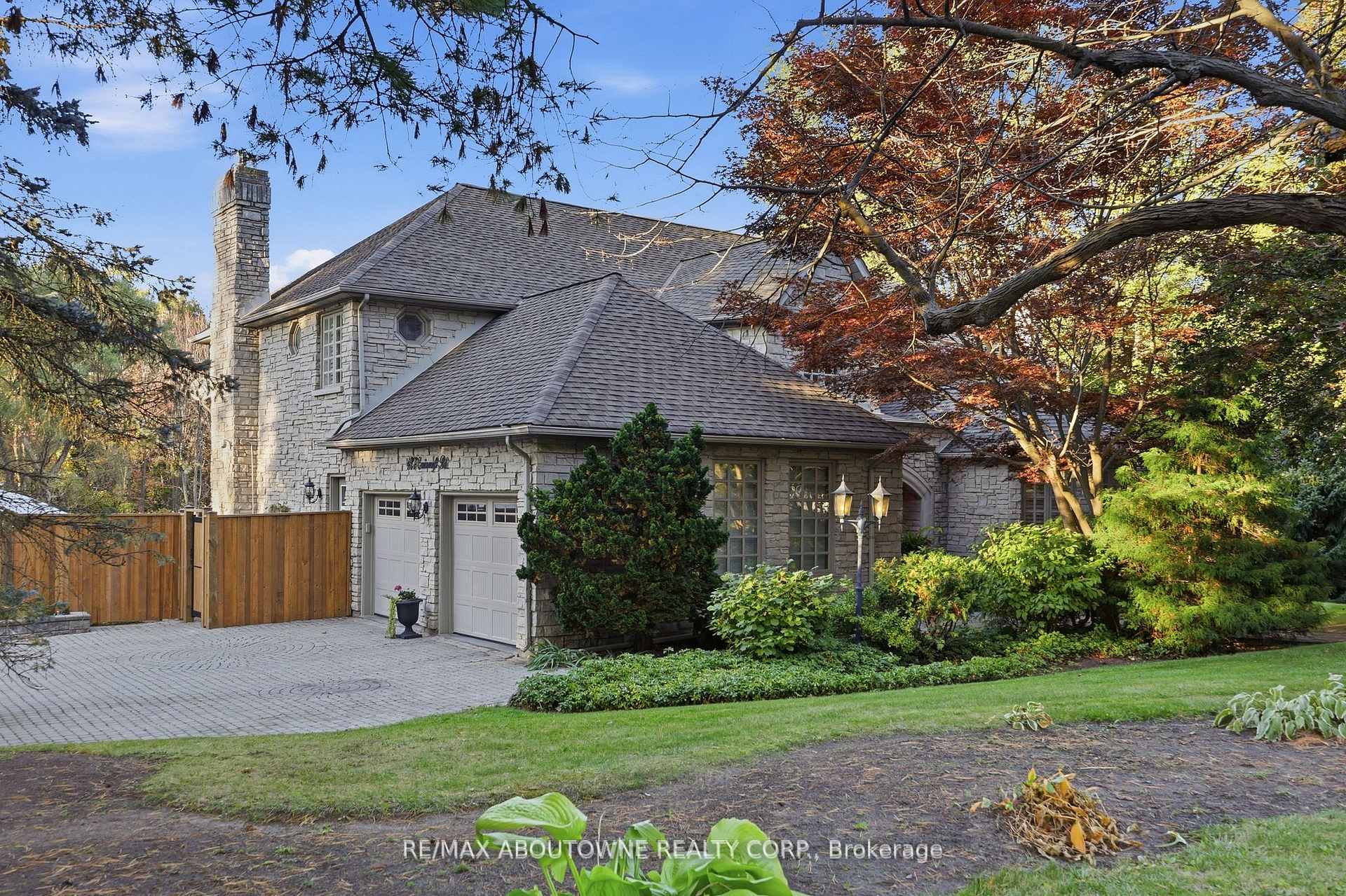 Photo 3 of 437 Cairncroft Road, Oakville, Morrison — HOMEH