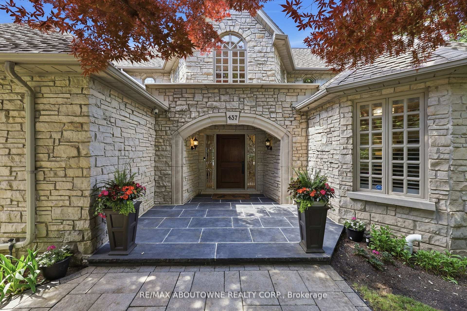 Photo 5 of 437 Cairncroft Road, Oakville, Morrison — HOMEH