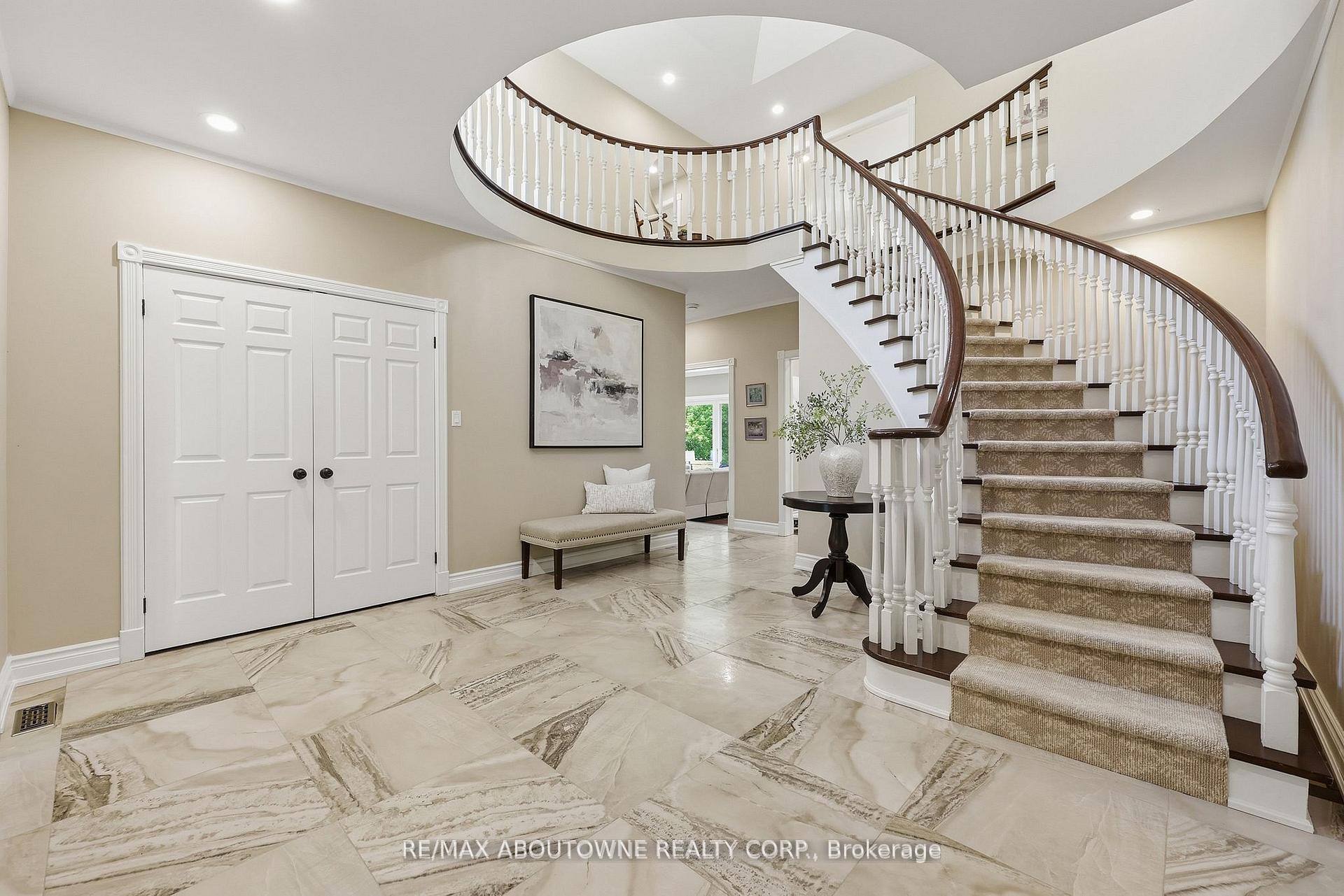 Photo 8 of 437 Cairncroft Road, Oakville, Morrison — HOMEH