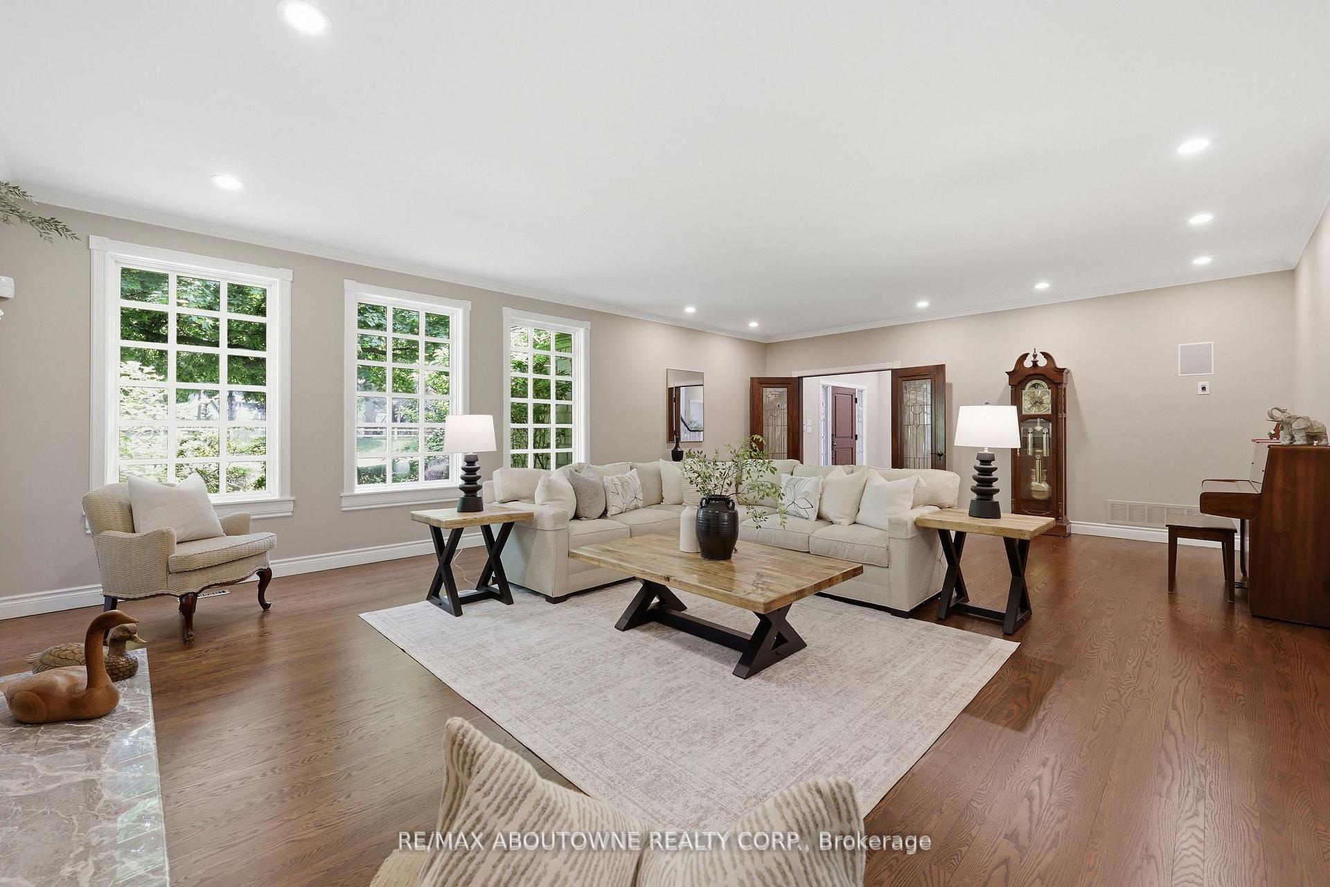 Photo 10 of 437 Cairncroft Road, Oakville, Morrison — HOMEH