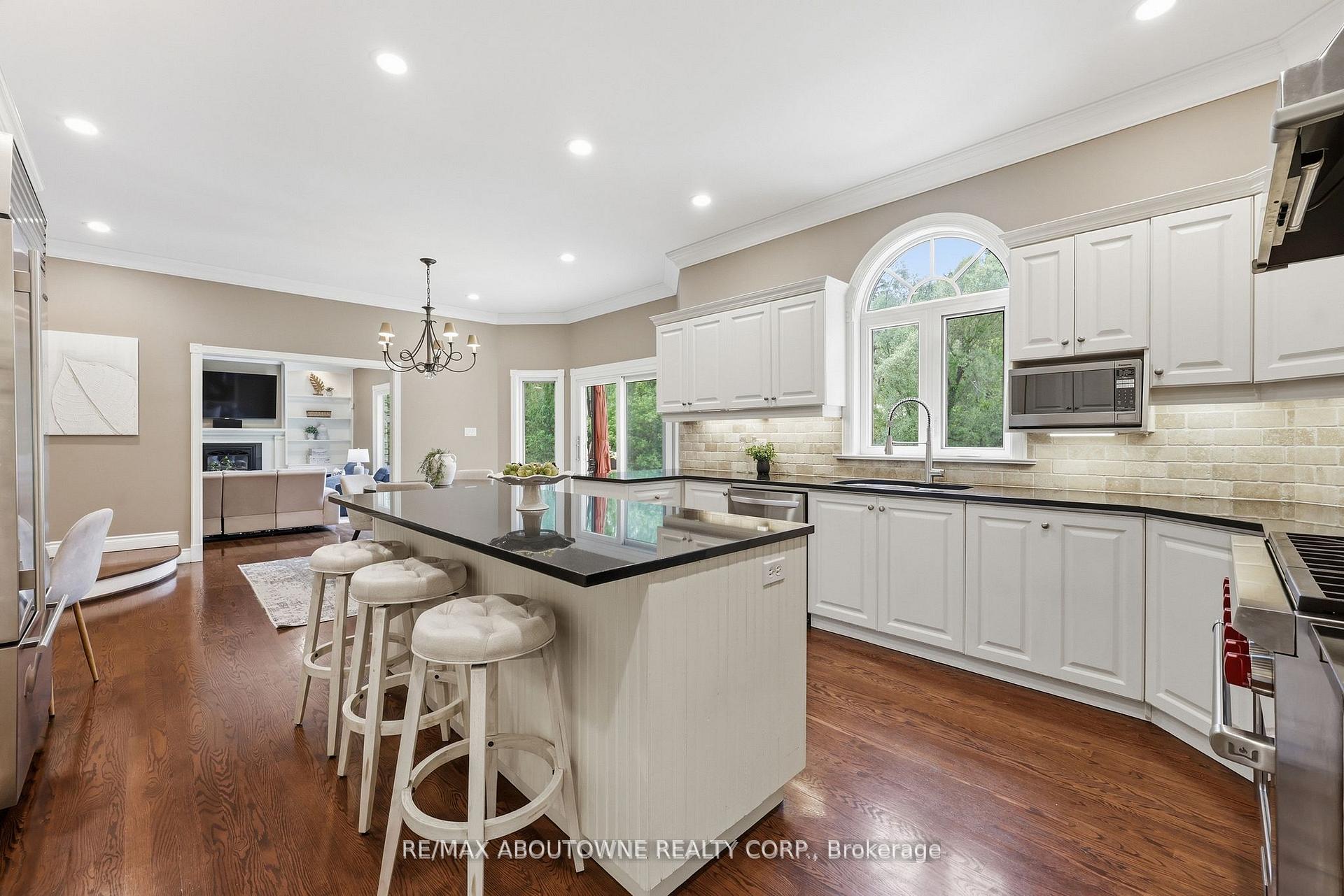 Photo 15 of 437 Cairncroft Road, Oakville, Morrison — HOMEH