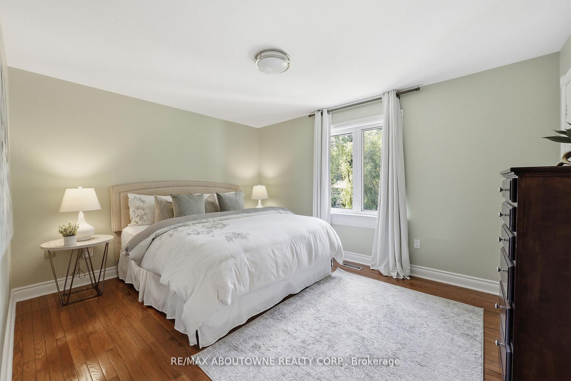 Photo 31 of 437 Cairncroft Road, Oakville, Morrison — HOMEH
