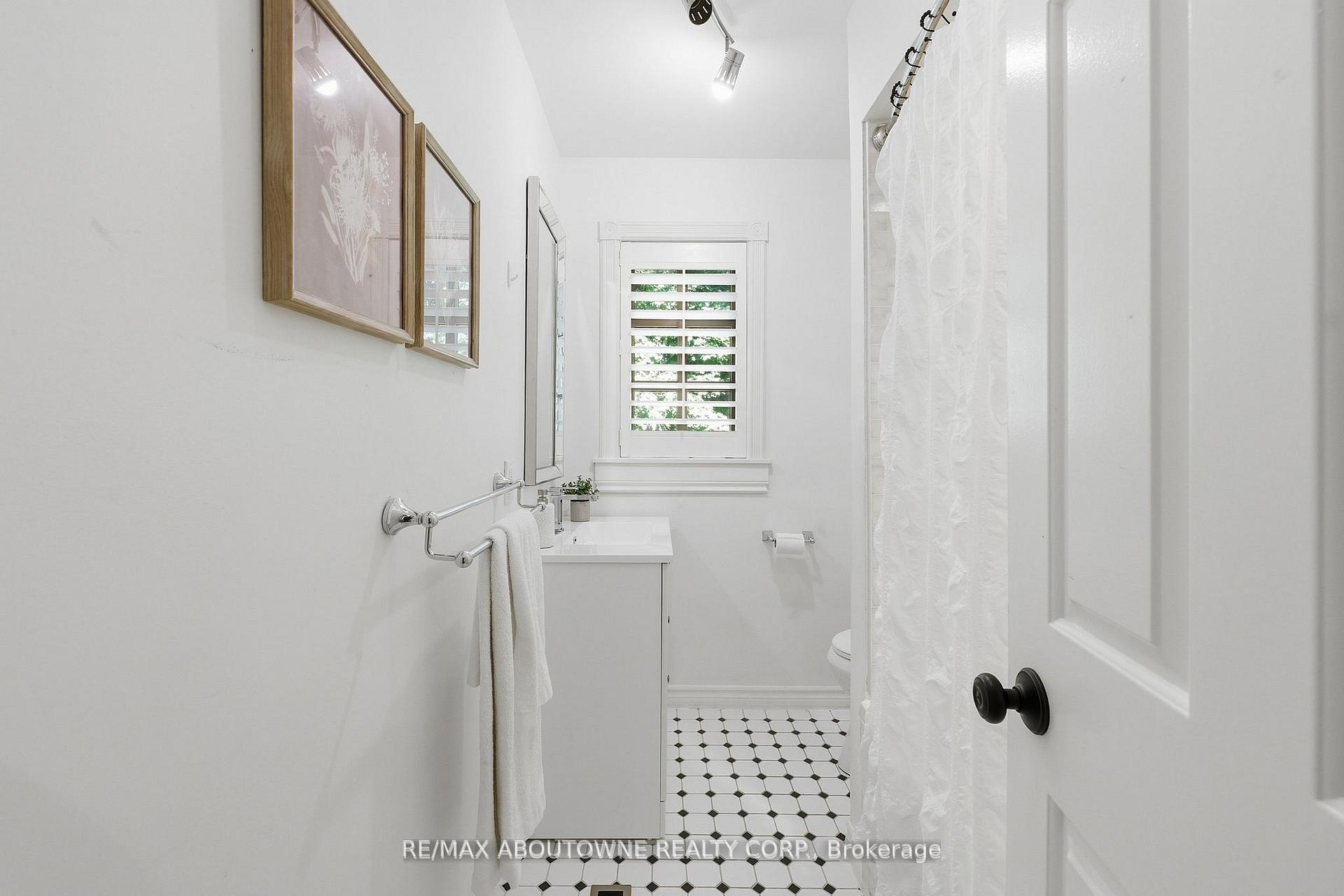 Photo 38 of 437 Cairncroft Road, Oakville, Morrison — HOMEH