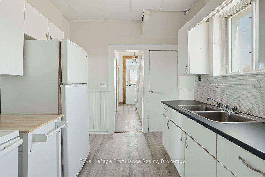 Photo 6 of 533 Avonlough Road, Belleville, Belleville Ward — HOMEH