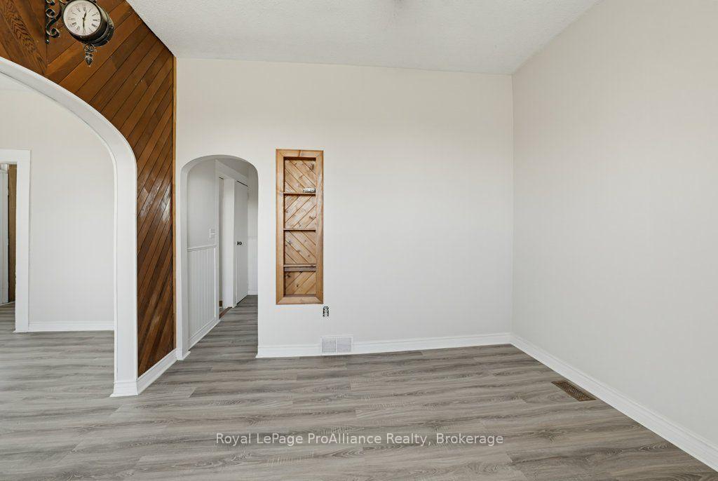Photo 9 of 533 Avonlough Road, Belleville, Belleville Ward — HOMEH