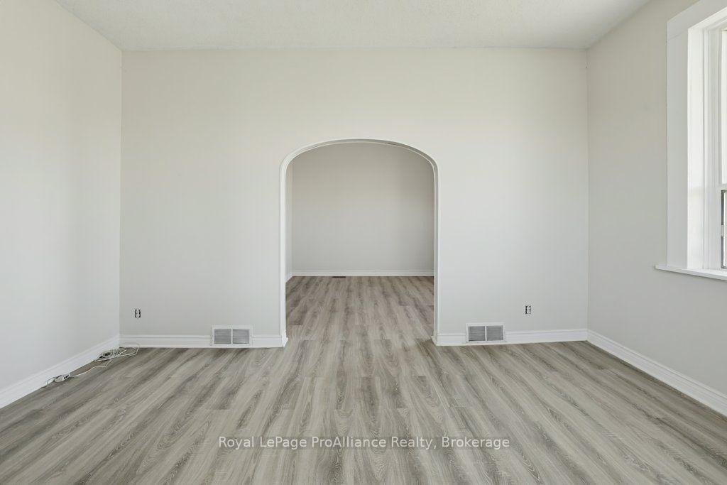 Photo 12 of 533 Avonlough Road, Belleville, Belleville Ward — HOMEH
