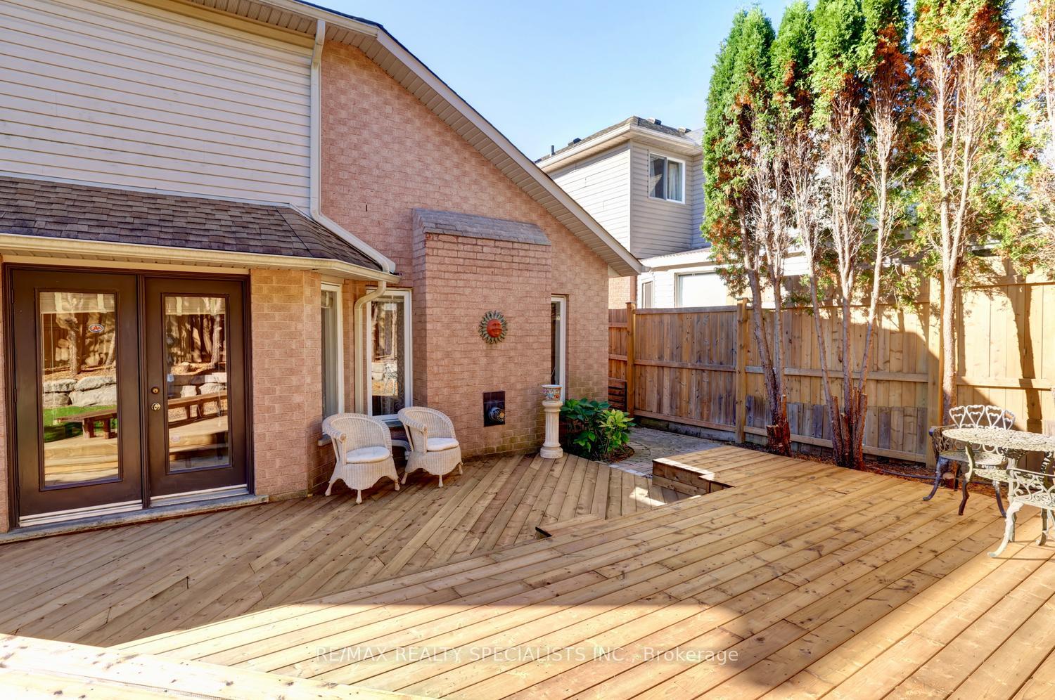 Photo 4 of 79 Westlawn Drive, Hamilton, Kennedy — HOMEH