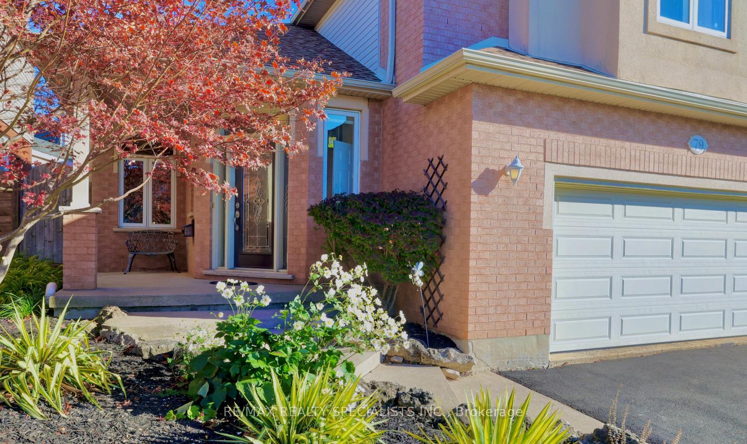 Photo 5 of 79 Westlawn Drive, Hamilton, Kennedy — HOMEH