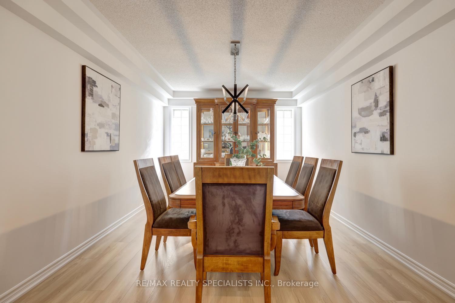 Photo 6 of 79 Westlawn Drive, Hamilton, Kennedy — HOMEH