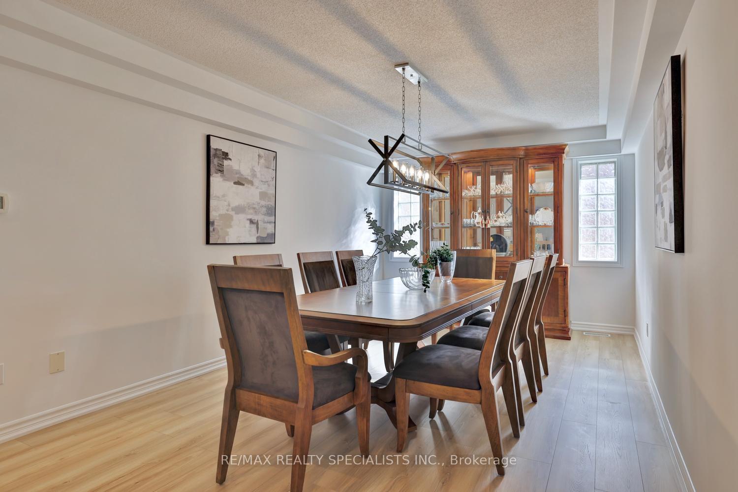 Photo 8 of 79 Westlawn Drive, Hamilton, Kennedy — HOMEH