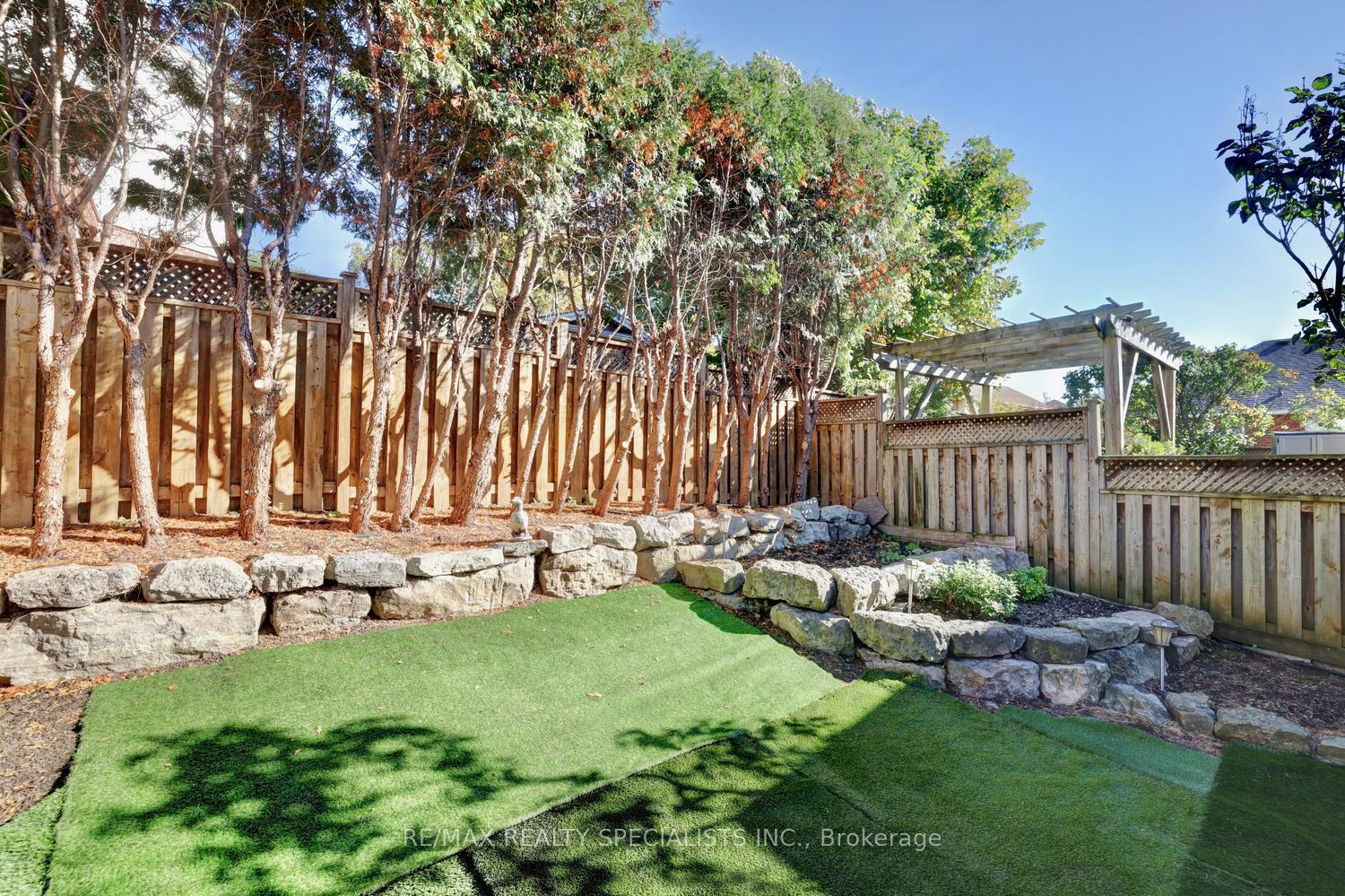 Photo 18 of 79 Westlawn Drive, Hamilton, Kennedy — HOMEH