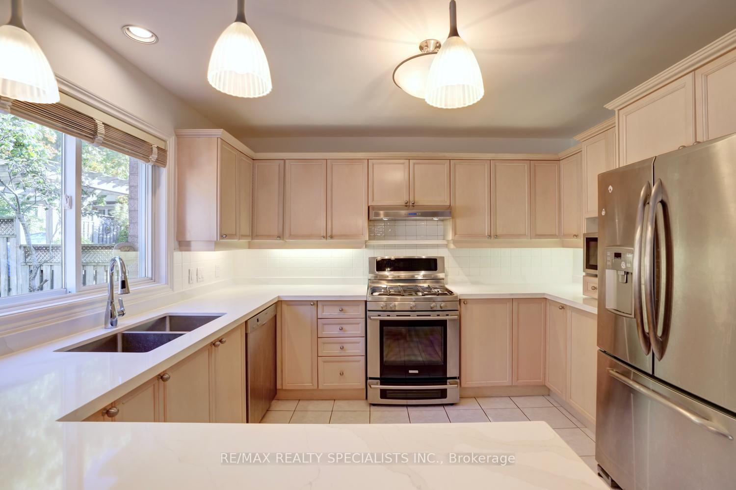 Photo 19 of 79 Westlawn Drive, Hamilton, Kennedy — HOMEH