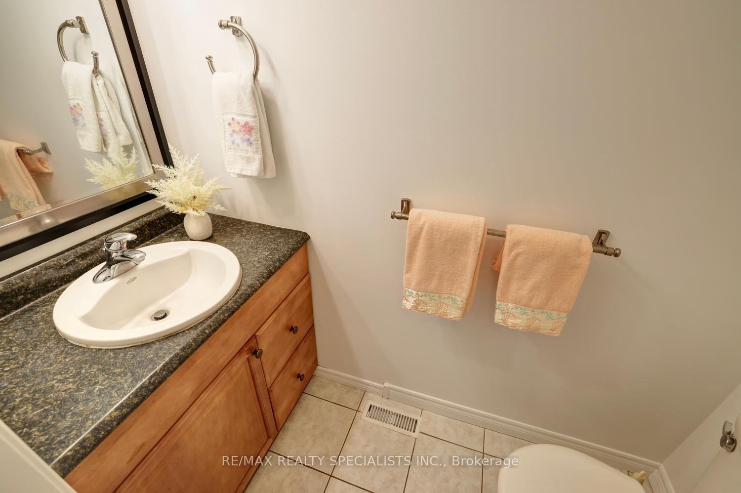 Photo 36 of 79 Westlawn Drive, Hamilton, Kennedy — HOMEH