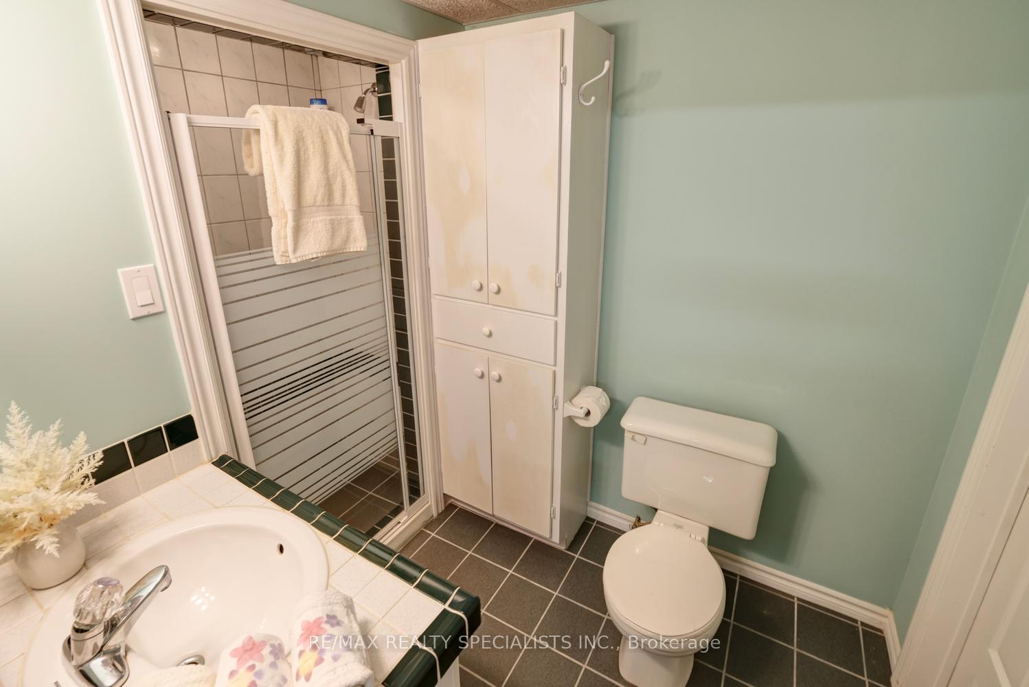 Photo 38 of 79 Westlawn Drive, Hamilton, Kennedy — HOMEH