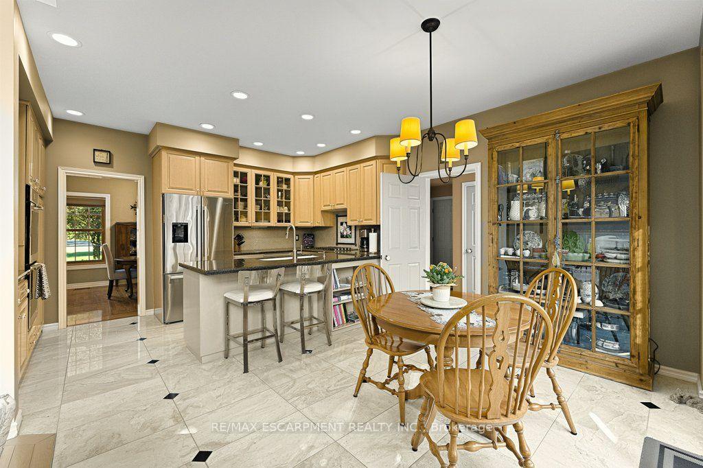 Photo 9 of 12 Weneil Drive, Hamilton, Freelton — HOMEH