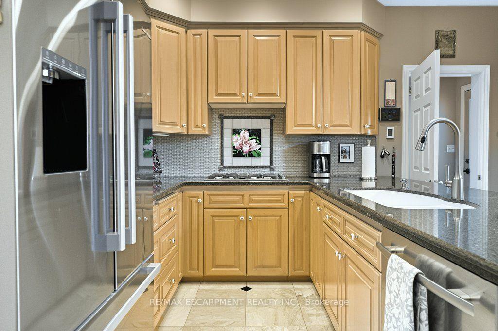 Photo 13 of 12 Weneil Drive, Hamilton, Freelton — HOMEH