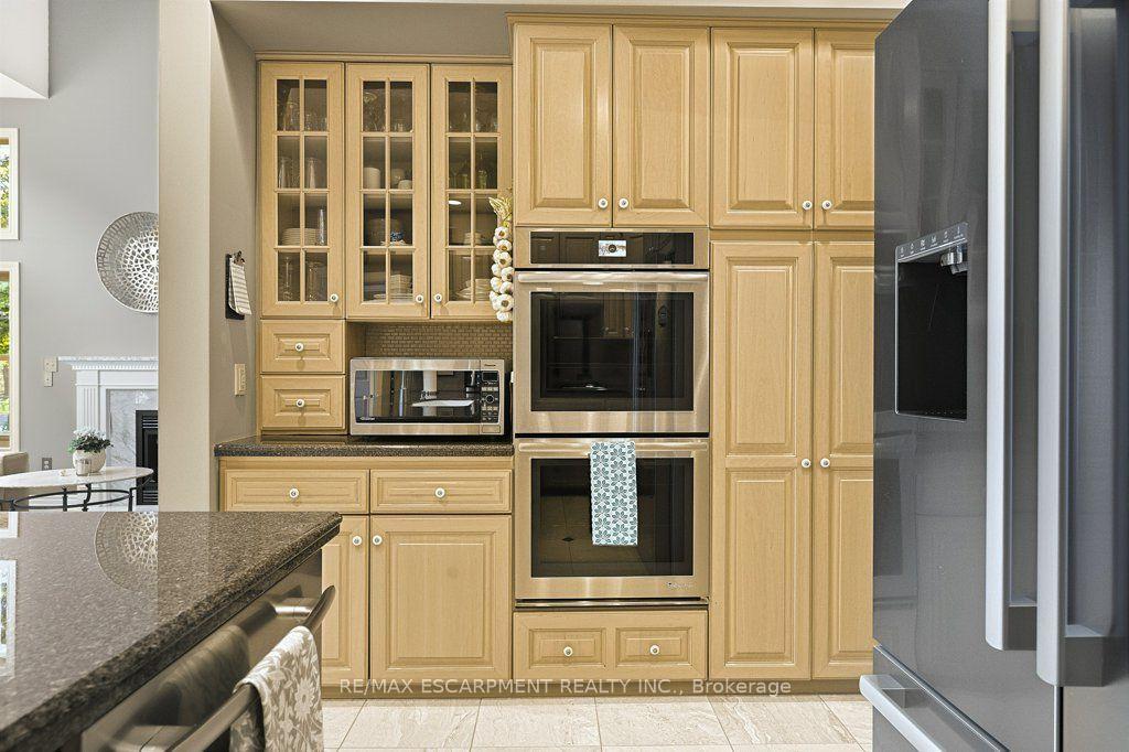 Photo 14 of 12 Weneil Drive, Hamilton, Freelton — HOMEH