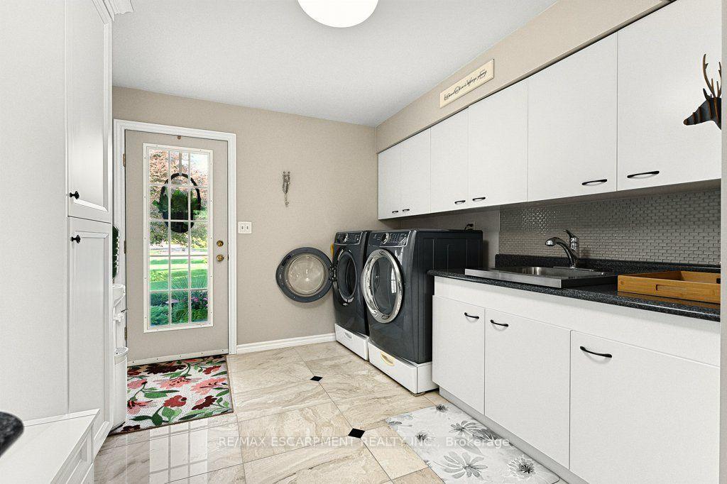 Photo 17 of 12 Weneil Drive, Hamilton, Freelton — HOMEH