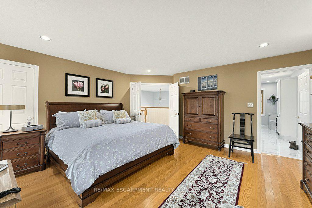 Photo 22 of 12 Weneil Drive, Hamilton, Freelton — HOMEH