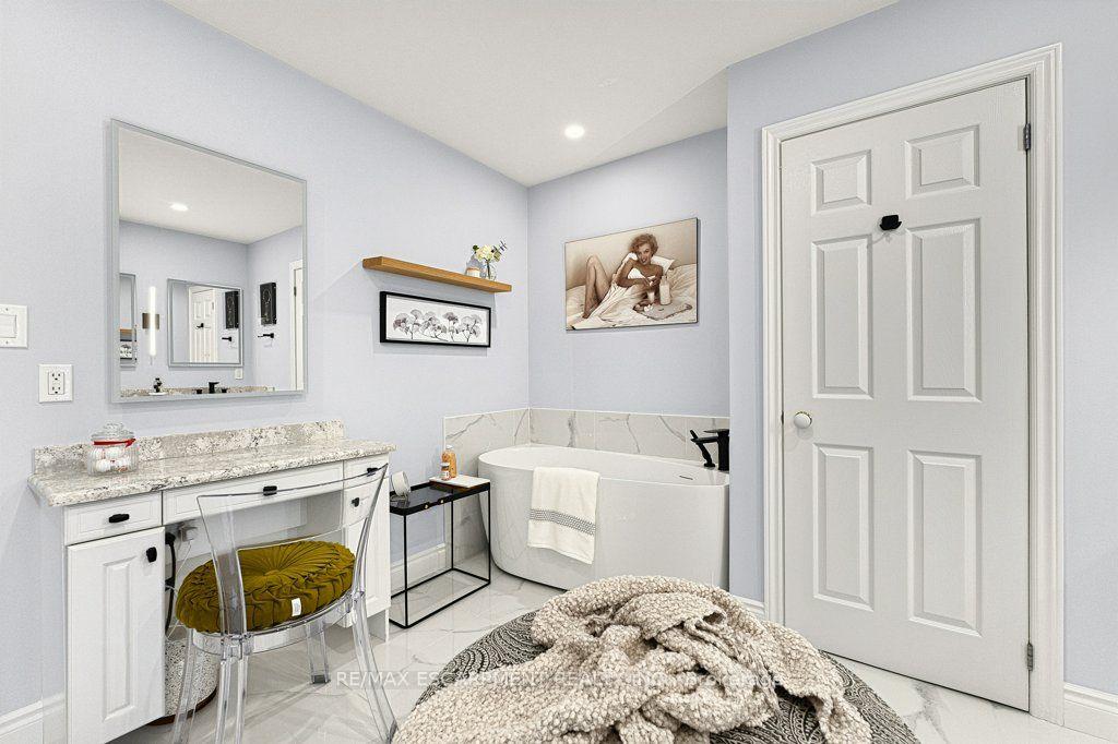 Photo 26 of 12 Weneil Drive, Hamilton, Freelton — HOMEH