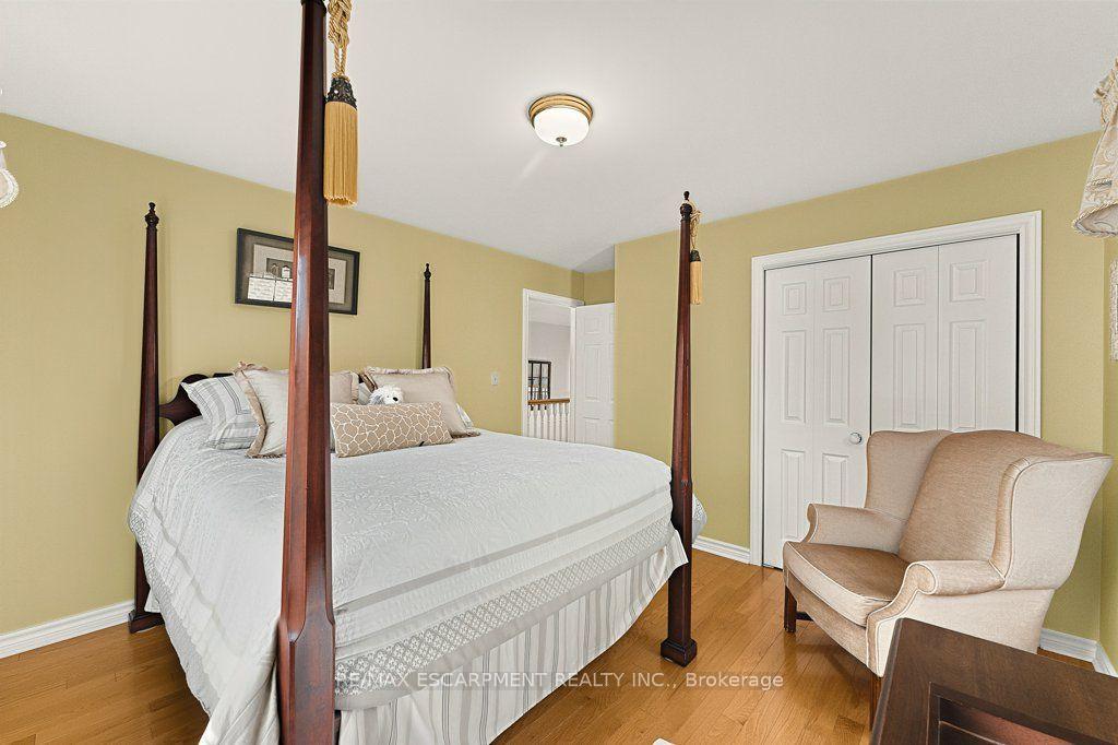 Photo 28 of 12 Weneil Drive, Hamilton, Freelton — HOMEH