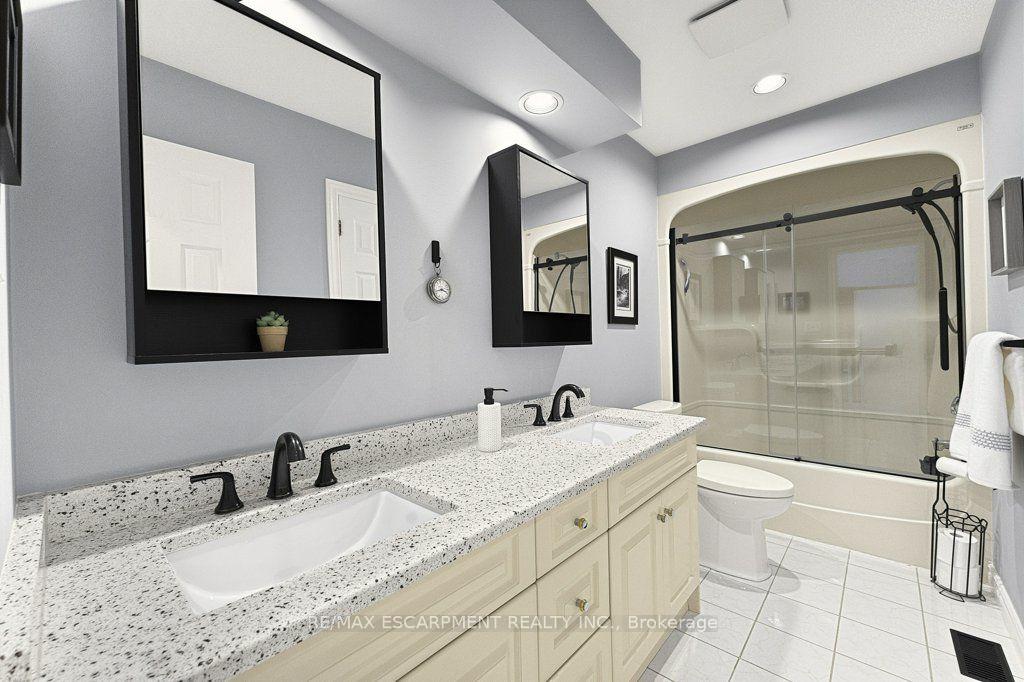 Photo 31 of 12 Weneil Drive, Hamilton, Freelton — HOMEH