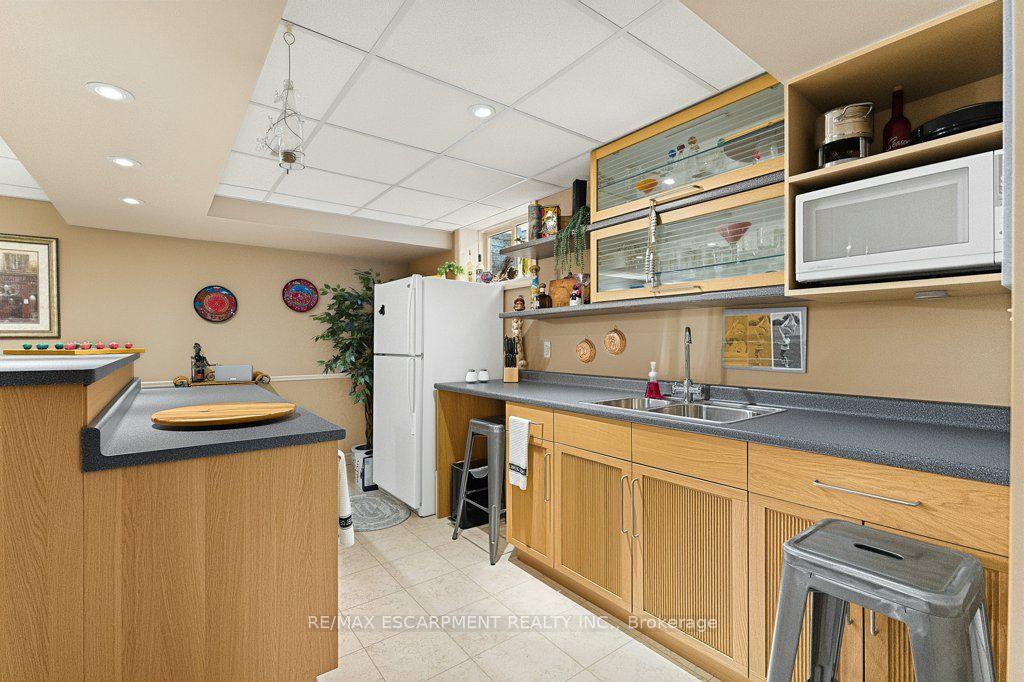 Photo 34 of 12 Weneil Drive, Hamilton, Freelton — HOMEH