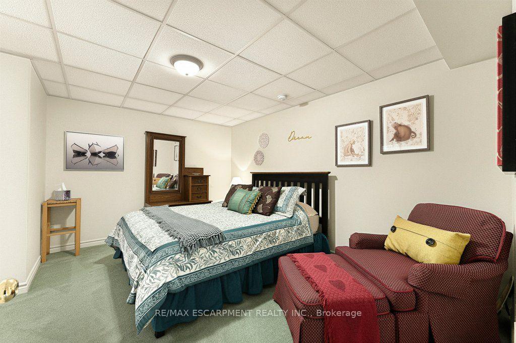 Photo 36 of 12 Weneil Drive, Hamilton, Freelton — HOMEH