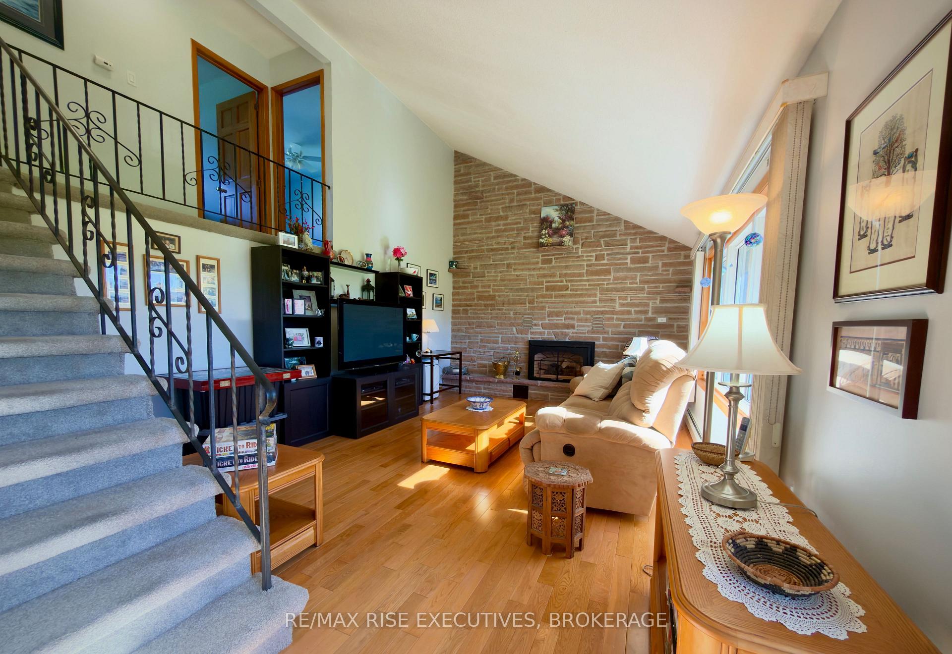 Photo 5 of 3374 Accommodation Road, Kingston, City North of 401 — HOMEH