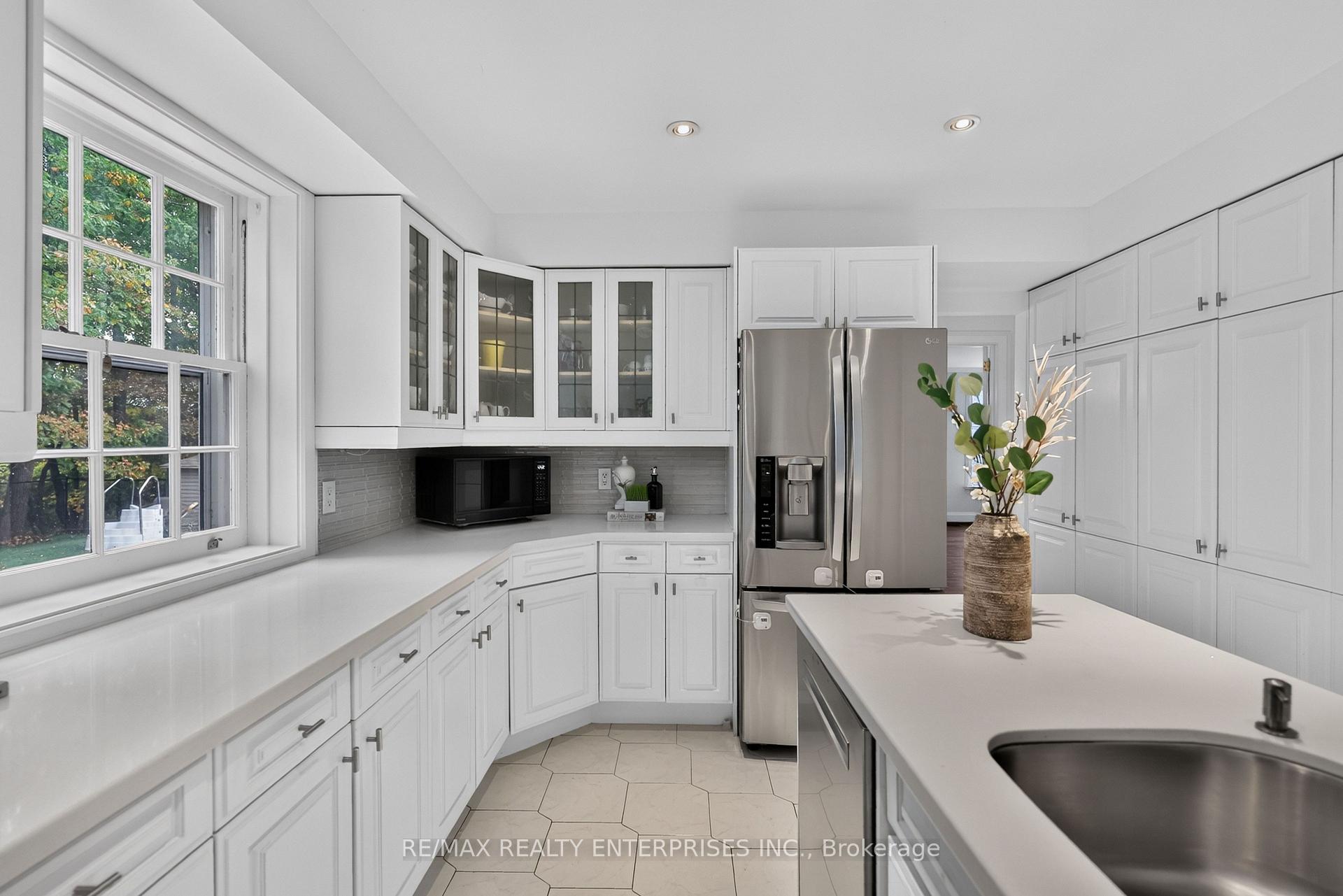 Photo 14 of 1690 Sherway Drive, Mississauga, Lakeview — HOMEH