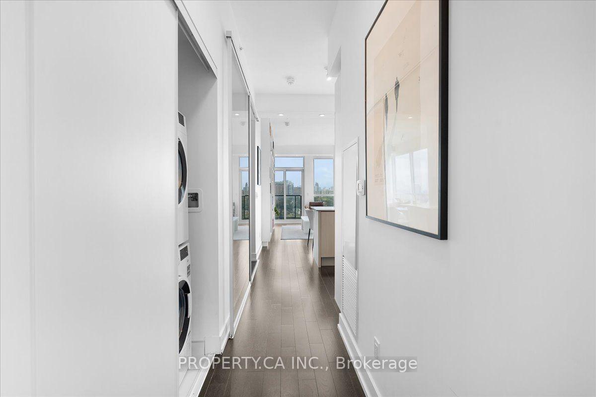 Photo 4 of Unit 2204, 181 Bedford Road, Toronto, The Annex — HOMEH