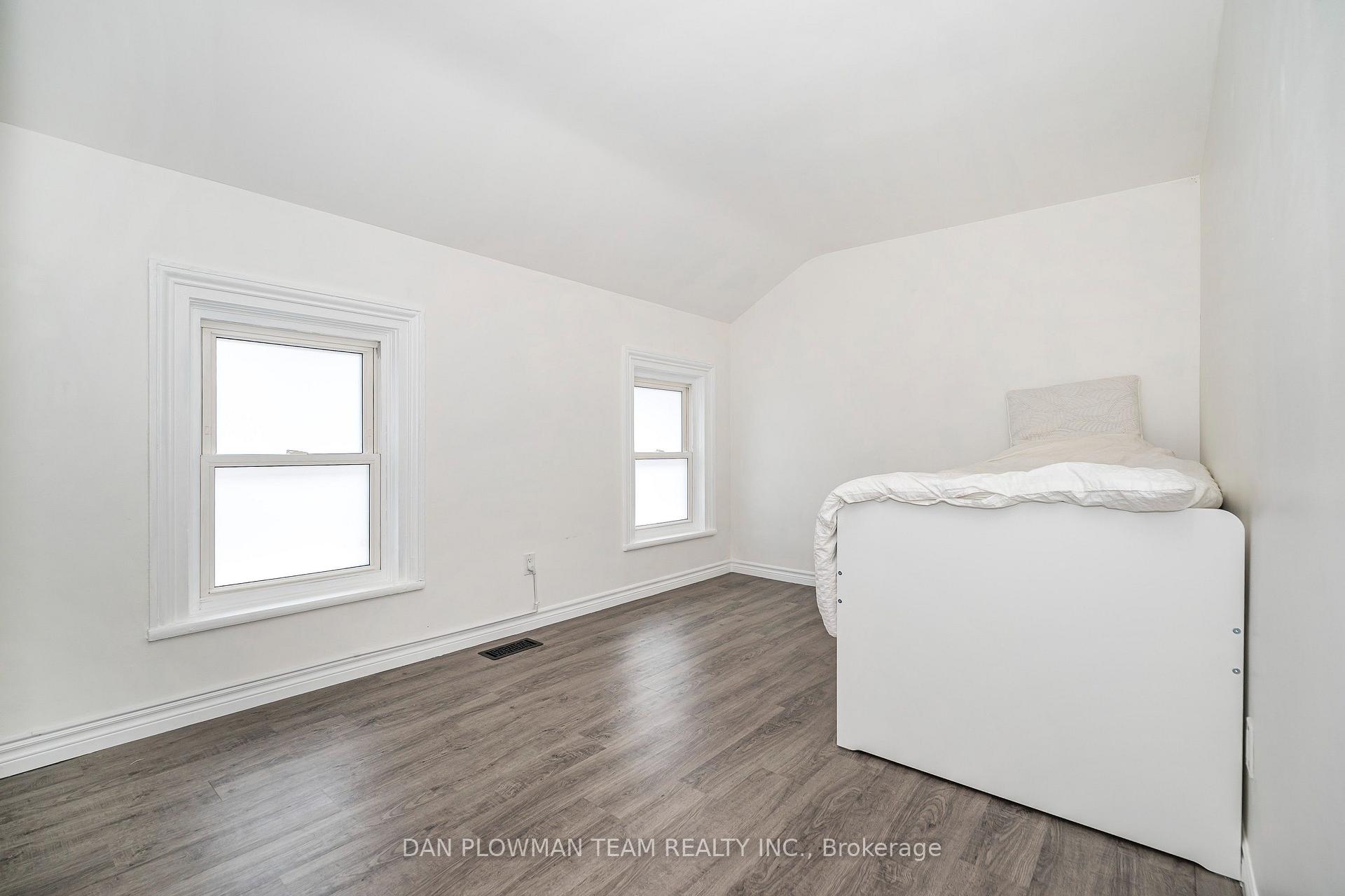 Photo 23 of 127 River Street, Brock, Sunderland — HOMEH