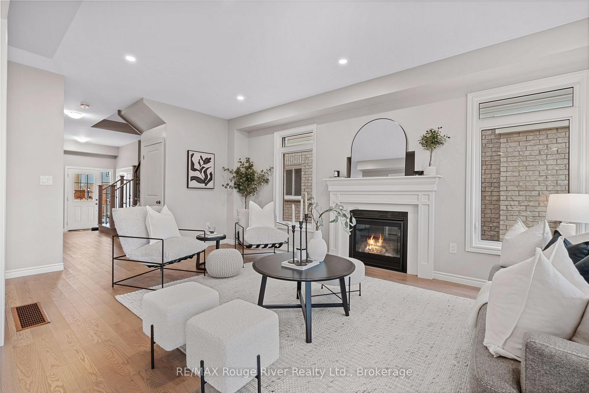 Photo 3 of 270 Lyle Drive, Clarington, Bowmanville — HOMEH