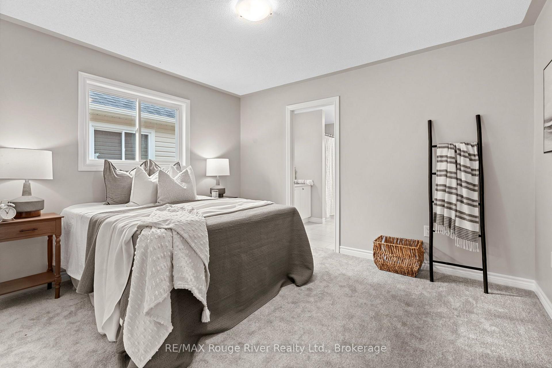 Photo 9 of 270 Lyle Drive, Clarington, Bowmanville — HOMEH