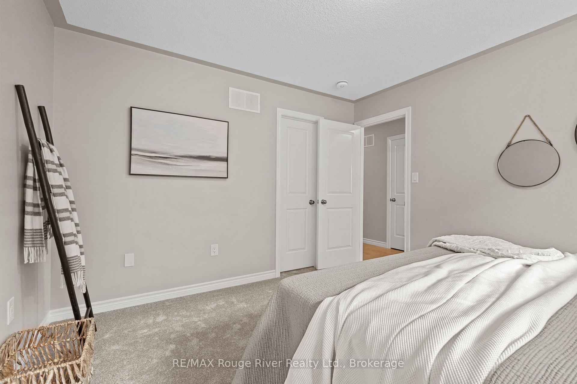 Photo 10 of 270 Lyle Drive, Clarington, Bowmanville — HOMEH