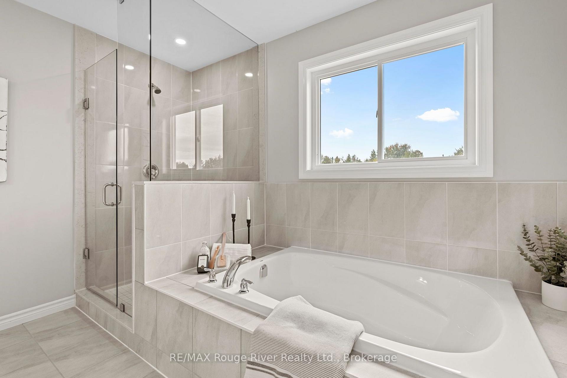 Photo 15 of 270 Lyle Drive, Clarington, Bowmanville — HOMEH