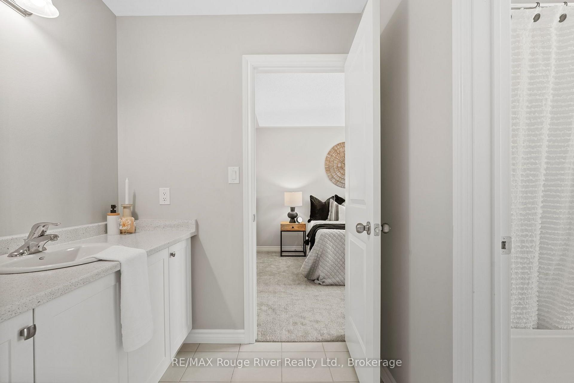 Photo 18 of 270 Lyle Drive, Clarington, Bowmanville — HOMEH