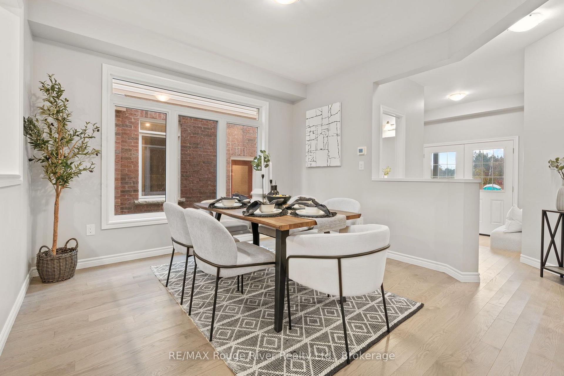 Photo 3 of 286 Lyle Drive, Clarington, Bowmanville — HOMEH