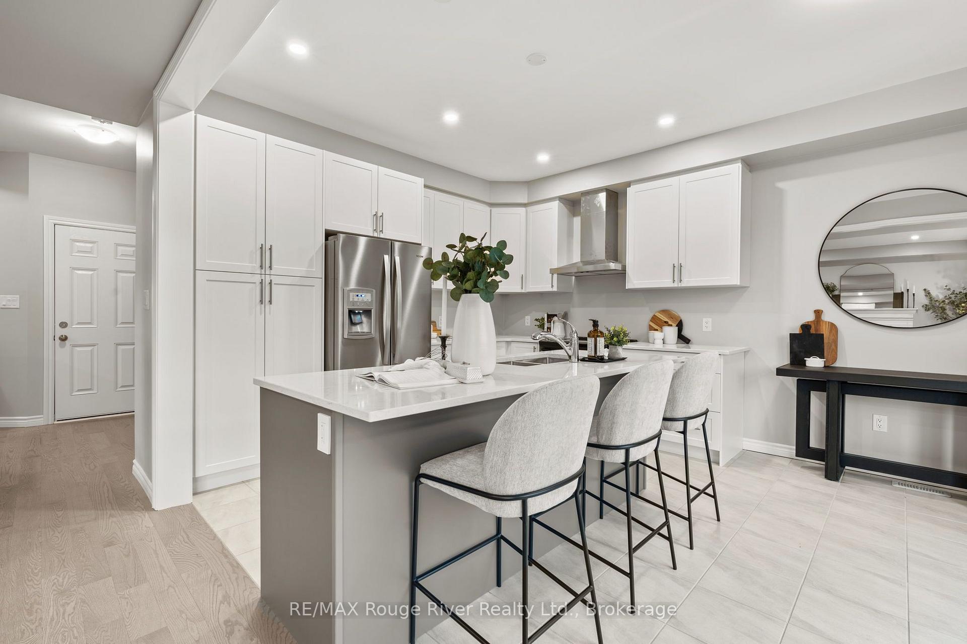 Photo 9 of 286 Lyle Drive, Clarington, Bowmanville — HOMEH