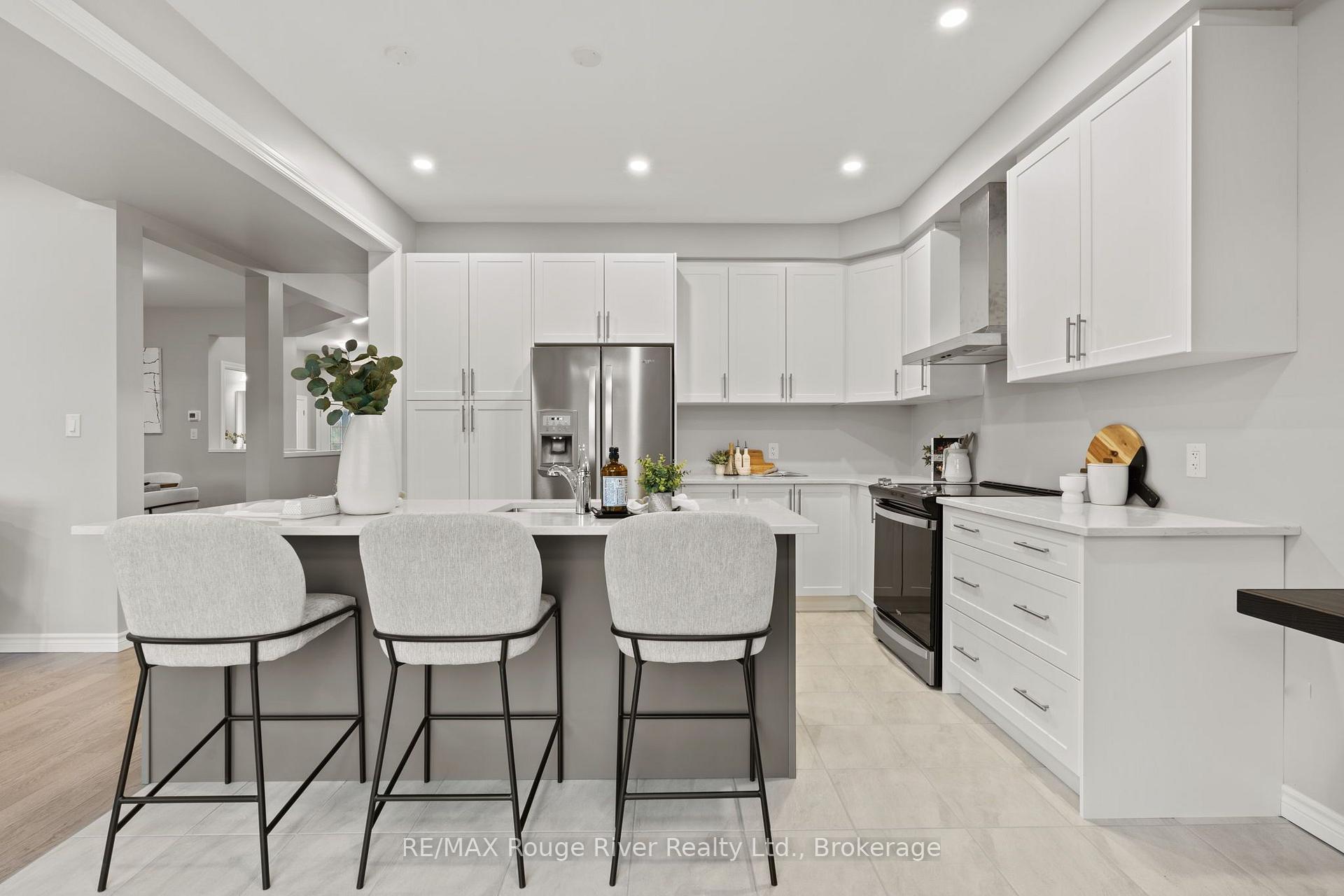 Photo 10 of 286 Lyle Drive, Clarington, Bowmanville — HOMEH