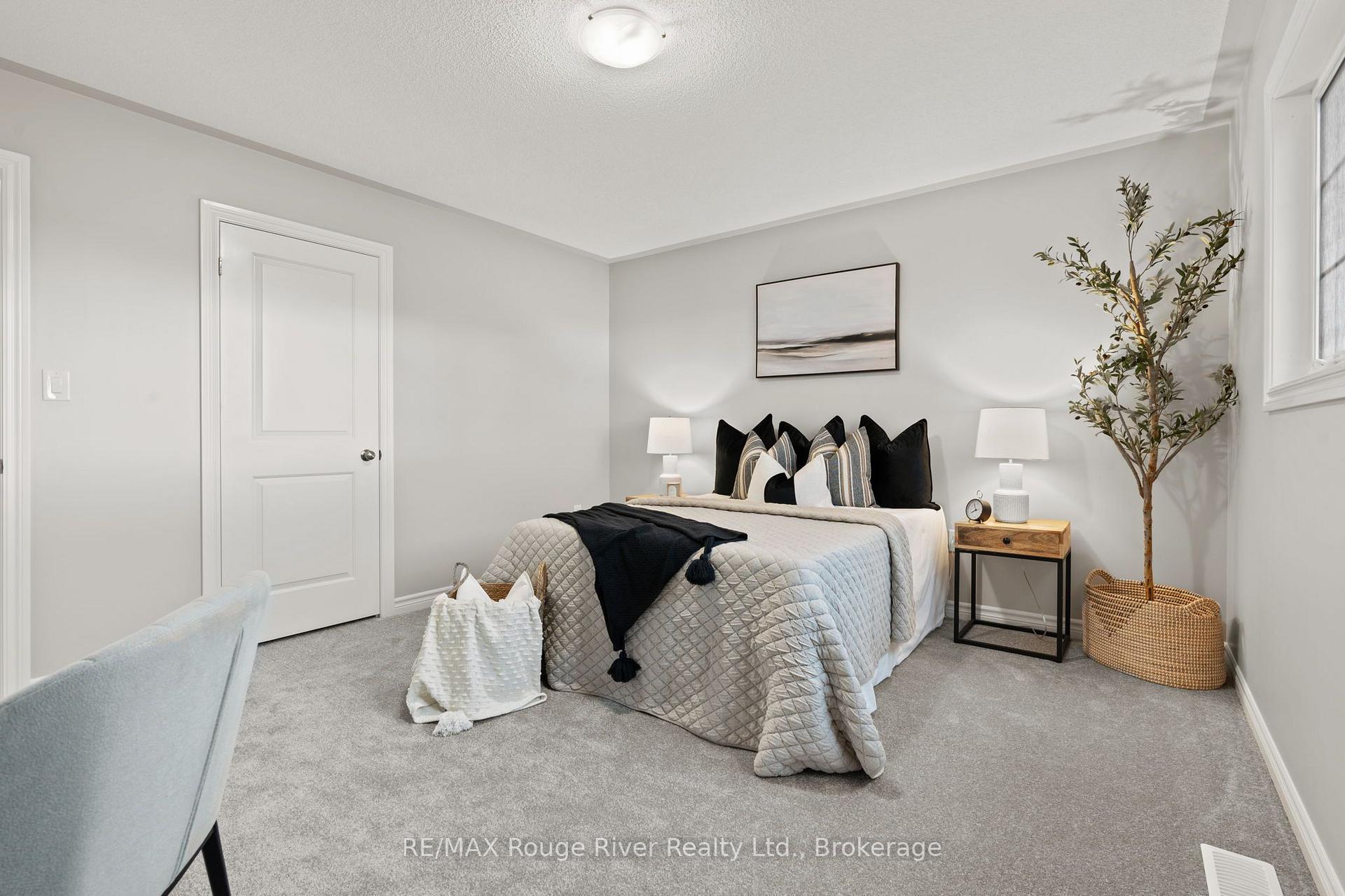 Photo 17 of 286 Lyle Drive, Clarington, Bowmanville — HOMEH